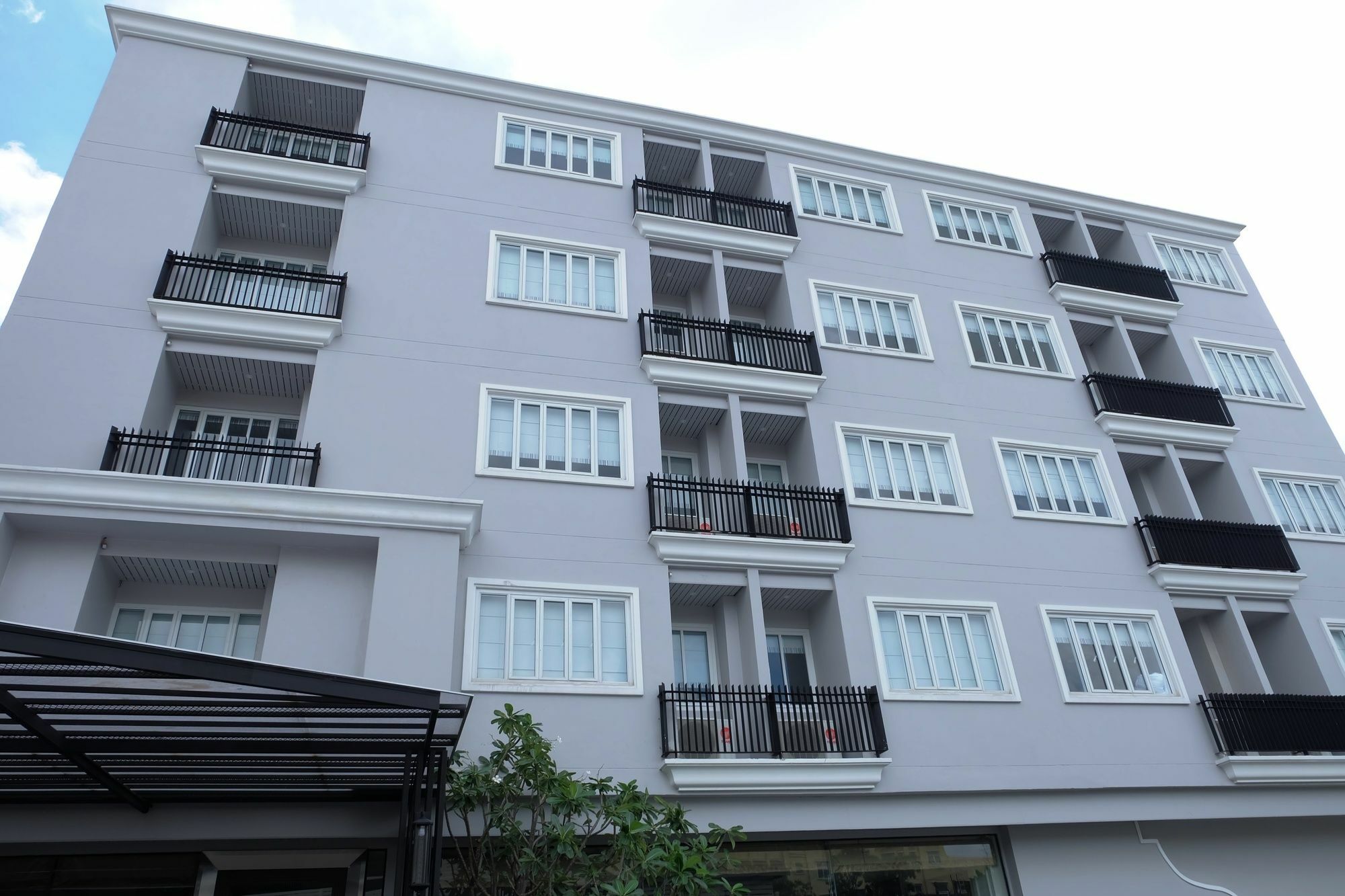 Methavalai Residence Hotel - Sha Extra Plus Bangkok Esterno foto